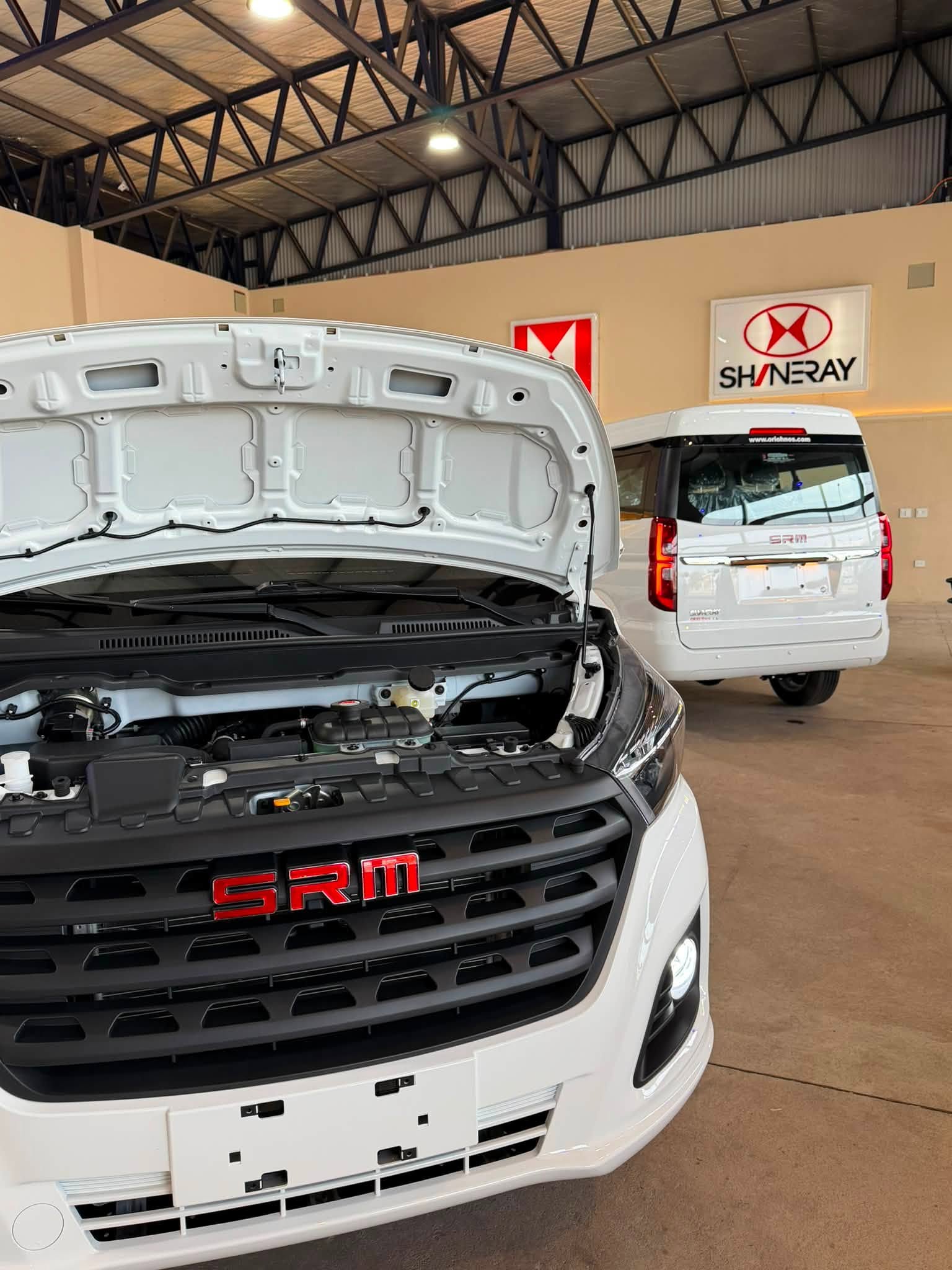 SHINERAY SRM 2.0 Nafta 136 CV Manual Familiar de 7 pasajeros M7 0 Km MY2026. Financia Bco. Santander. Acércate a ORIO HNOS, SAN GENARO, concesionario oficial SHINERAY, DOMY Utilitarios - Imagen 16