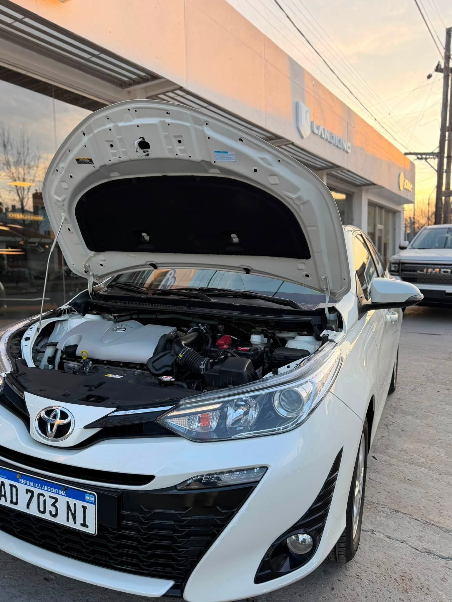 Toyota YARIS 5 PUERTAS 1.5 6M/T XLS año 2019 con 55.600Km. RTO VIGENTE. Financia Bco. Santander. Acércate a ORIO HNOS, SAN GENARO, concesionario oficial FORTHING - Imagen 12