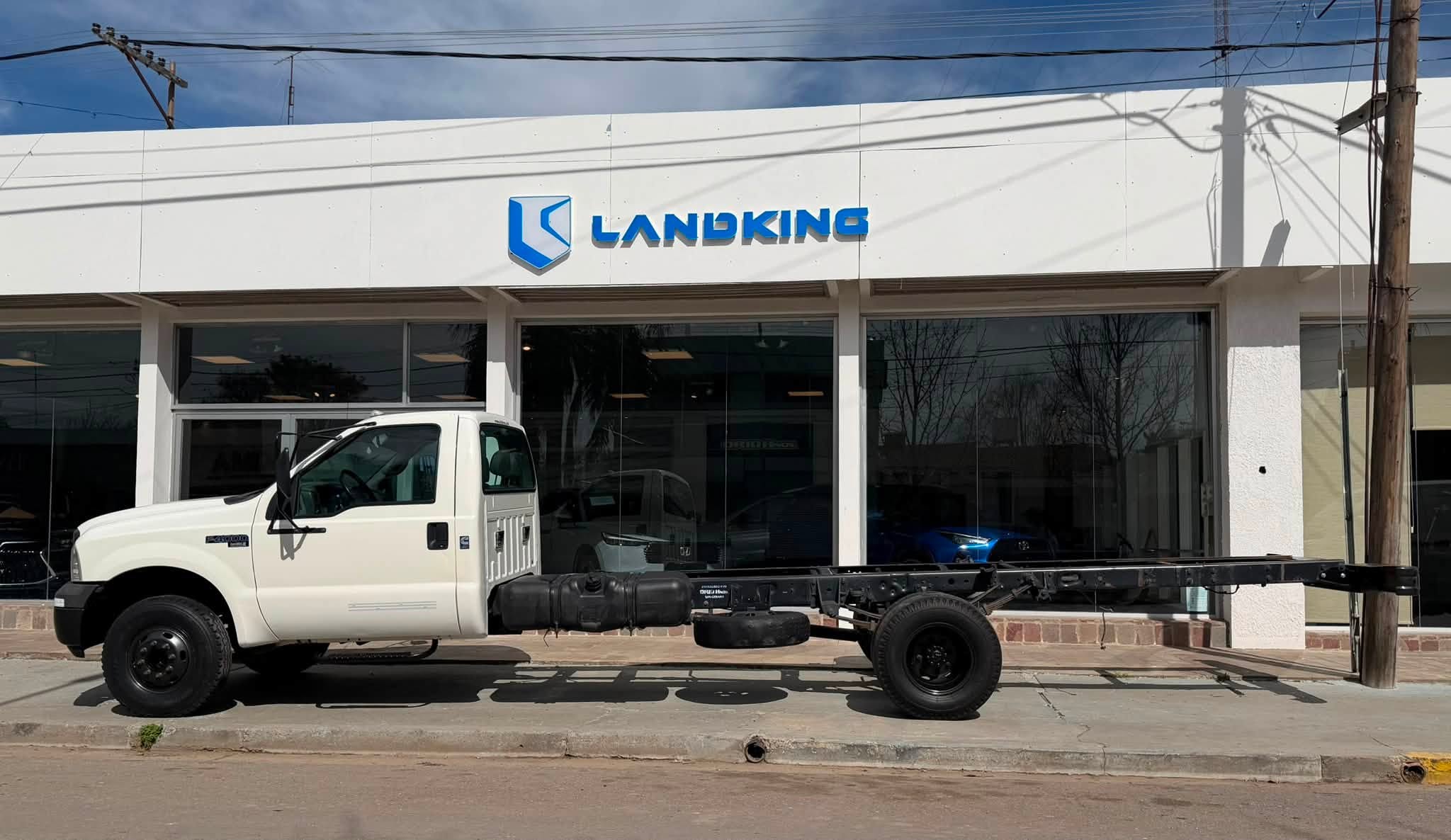 FORD F-4000 CUMMINS EURO MEC III 4x2 año 2009 SUPER CONFIABLE!! Acércate a ORIO HNOS, SAN GENARO, concesionario oficial JMC, ISUZU, KAMA, LANDKING Camiones - Imagen 2