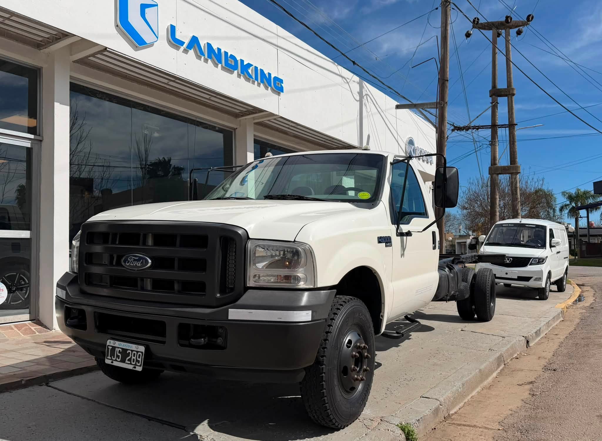 FORD F-4000 CUMMINS EURO MEC III 4×2 año 2009 SUPER CONFIABLE!! Acércate a ORIO HNOS, SAN GENARO, concesionario oficial JMC, ISUZU, KAMA, LANDKING Camiones