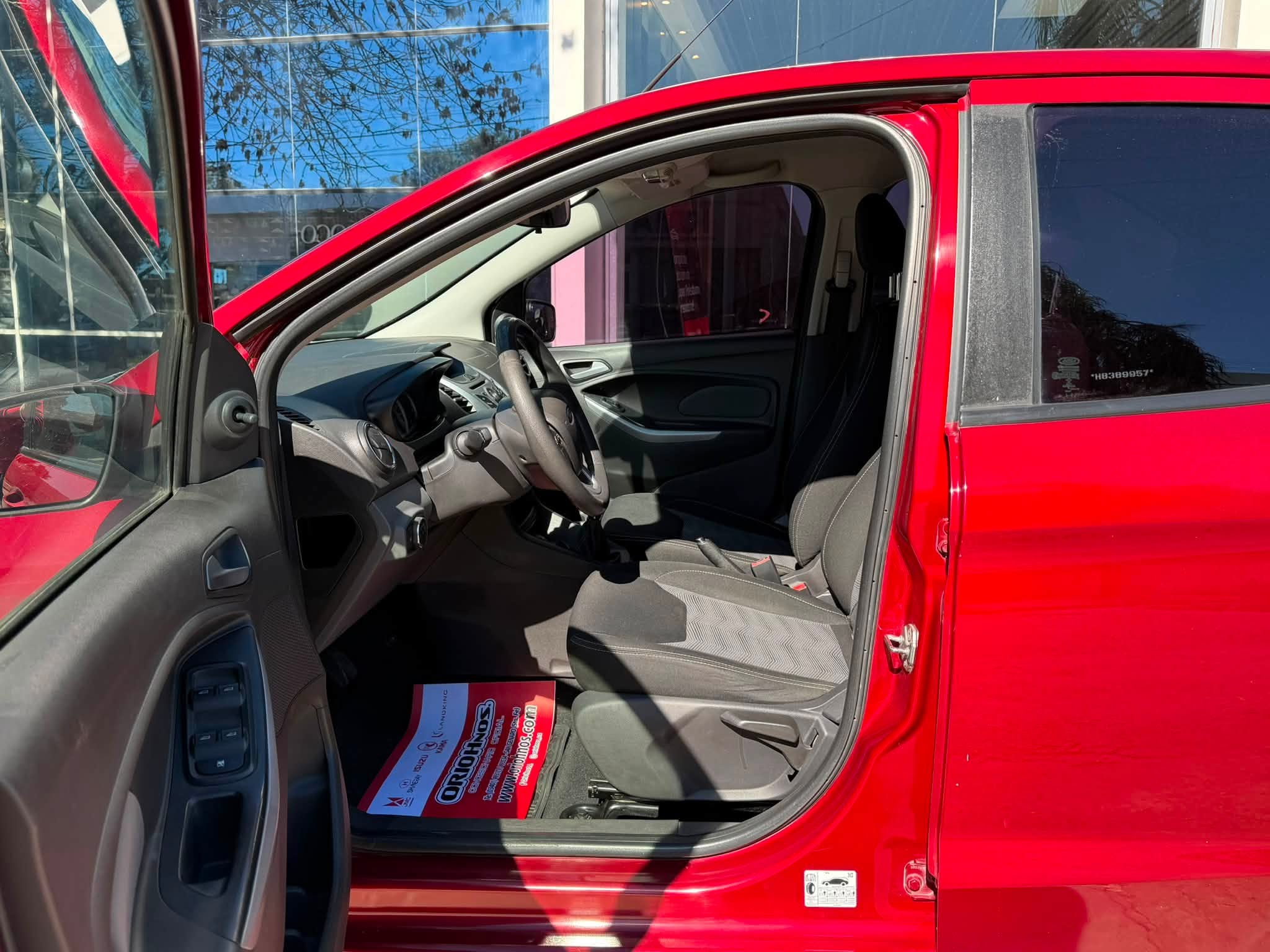 FORD KA 1.5L M/T SEL año 2016 con 106.000Km. Financia Bco. Santander. Acércate a ORIO HNOS, SAN GENARO, concesionario oficial SHINERAY, DOMY Utilitarios - Imagen 9