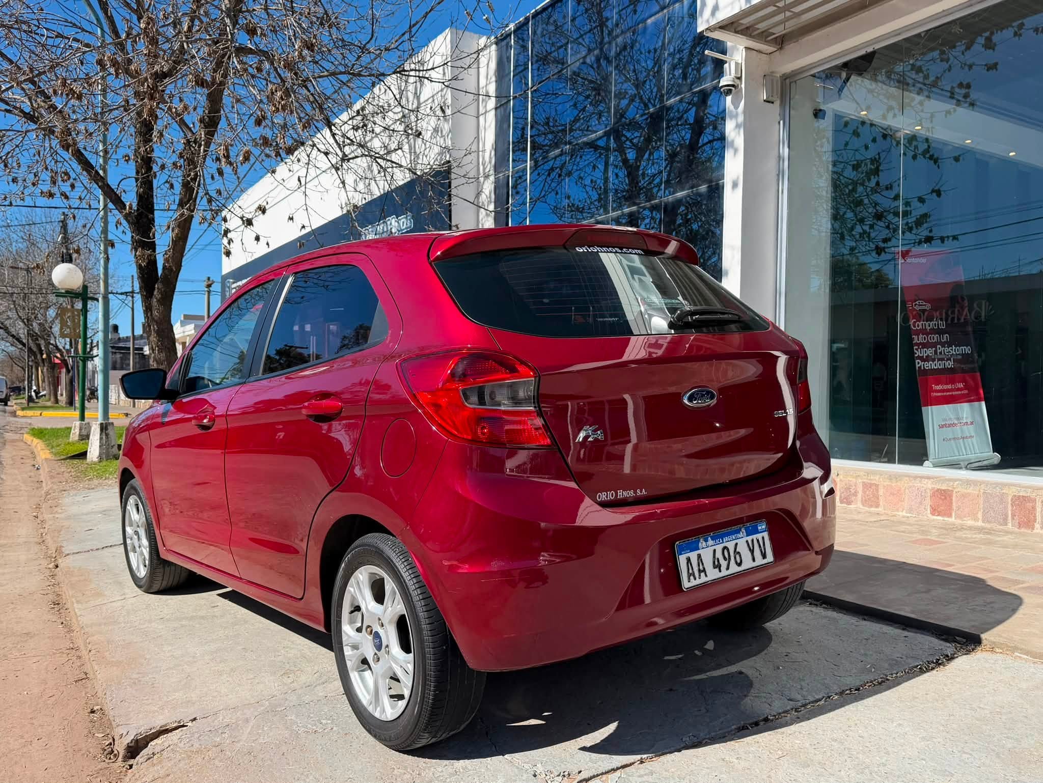 FORD KA 1.5L M/T SEL año 2016 con 106.000Km. Financia Bco. Santander. Acércate a ORIO HNOS, SAN GENARO, concesionario oficial SHINERAY, DOMY Utilitarios - Imagen 3
