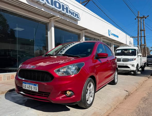 FORD KA 1.5L M/T SEL año 2016 con 106.000Km. Financia Bco. Santander. Acércate a ORIO HNOS, SAN GENARO, concesionario oficial SHINERAY, DOMY Utilitarios