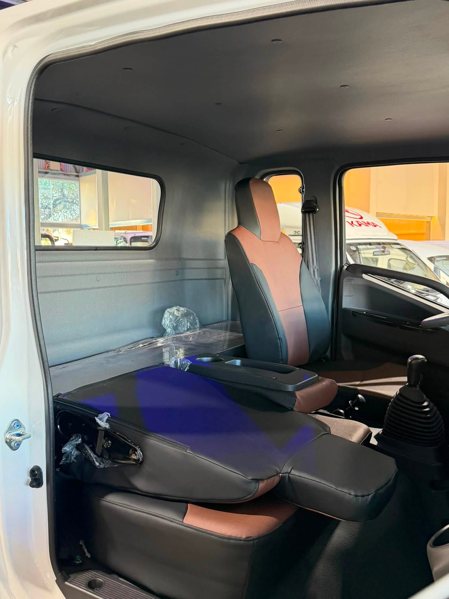 KAMA M3 CARGO CABINA EXTENDIDA con CAJA de CARGA ORIGINAL 2.3 TDI 110cv 0Km My2026 blanco a ORIO HNOS. Financia Bco. Santander. Acércate a ORIO HNOS, SAN GENARO, concesionario oficial JMC, ISUZU, KAMA, LANDKING Camiones - Imagen 19