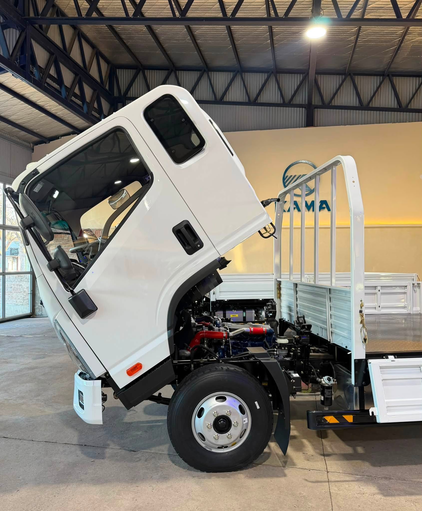 KAMA M3 CARGO CABINA EXTENDIDA con CAJA de CARGA ORIGINAL 2.3 TDI 110cv 0Km My2026 blanco a ORIO HNOS. Financia Bco. Santander. Acércate a ORIO HNOS, SAN GENARO, concesionario oficial JMC, ISUZU, KAMA, LANDKING Camiones - Imagen 18
