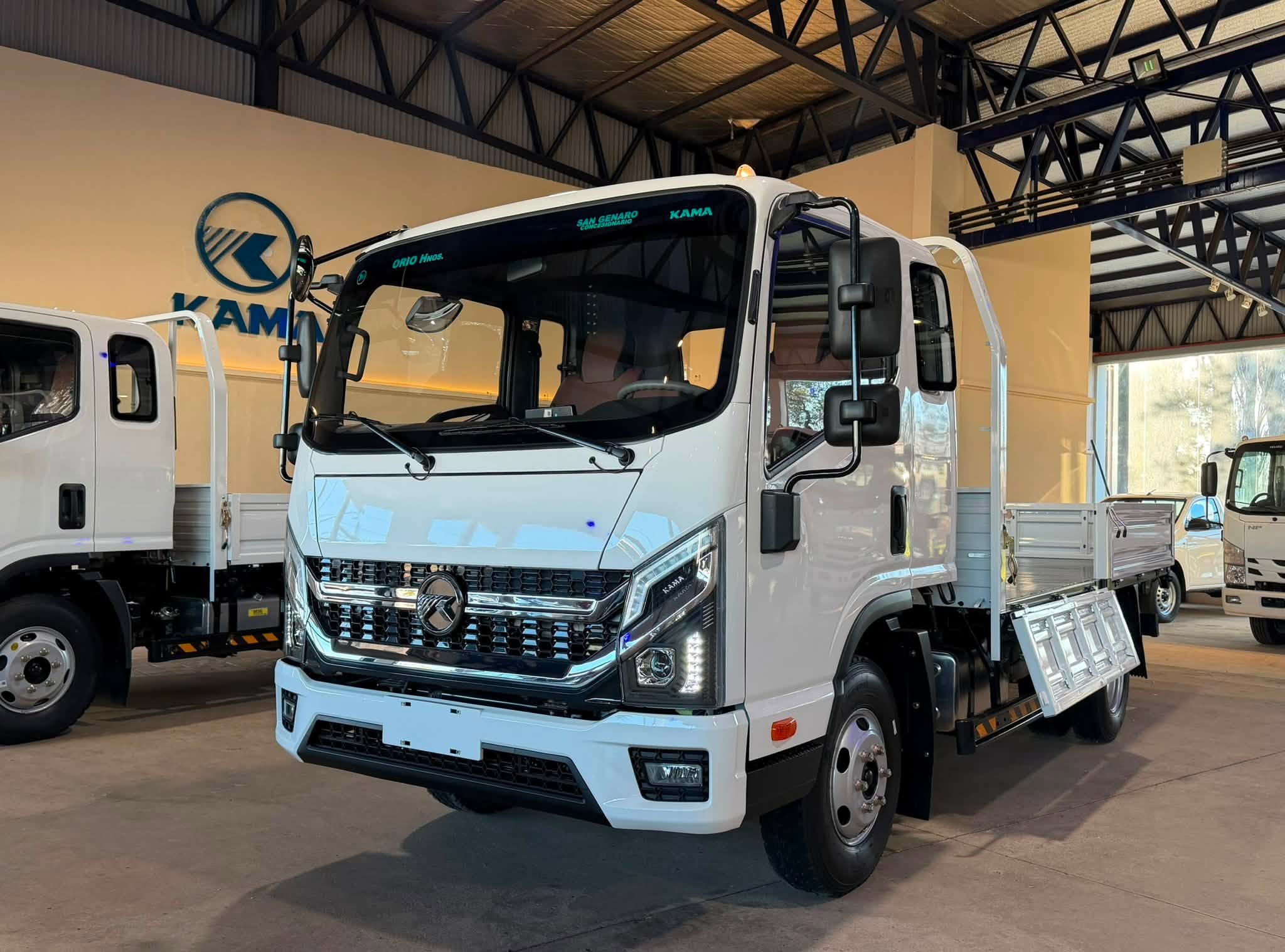KAMA M3 CARGO CABINA EXTENDIDA con CAJA de CARGA ORIGINAL 2.3 TDI 110cv 0Km My2026 blanco a ORIO HNOS. Financia Bco. Santander. Acércate a ORIO HNOS, SAN GENARO, concesionario oficial JMC, ISUZU, KAMA, LANDKING Camiones - Imagen 15