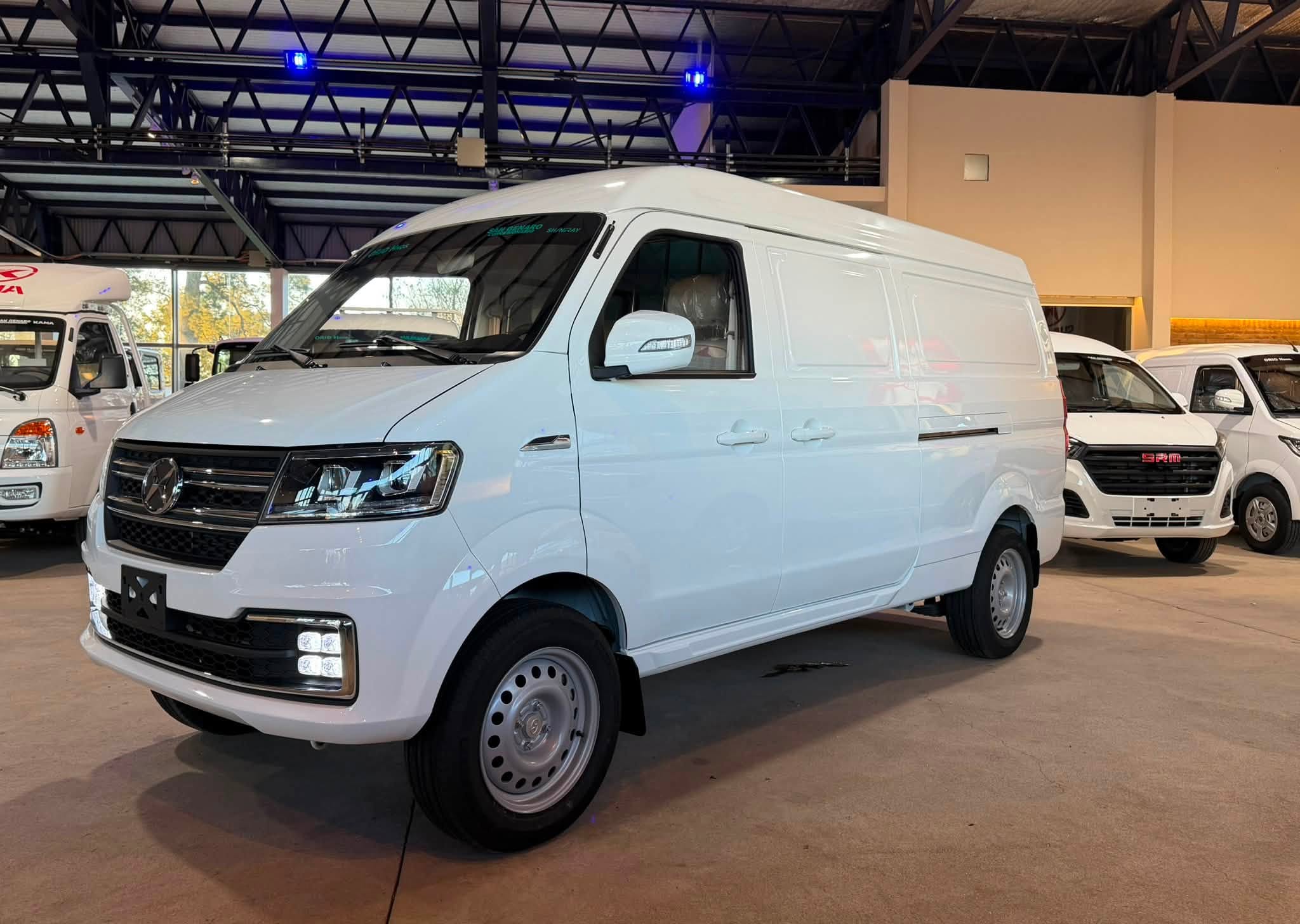 SHINERAY X30 L FURGÓN 1.5 102cv 2 ASIENTOS 0Km MY2026 disponibles!! Financia Bco. Santander. Acércate a ORIO HNOS, SAN GENARO, concesionario oficial SHINERAY, DOMY Utilitarios - Imagen 8