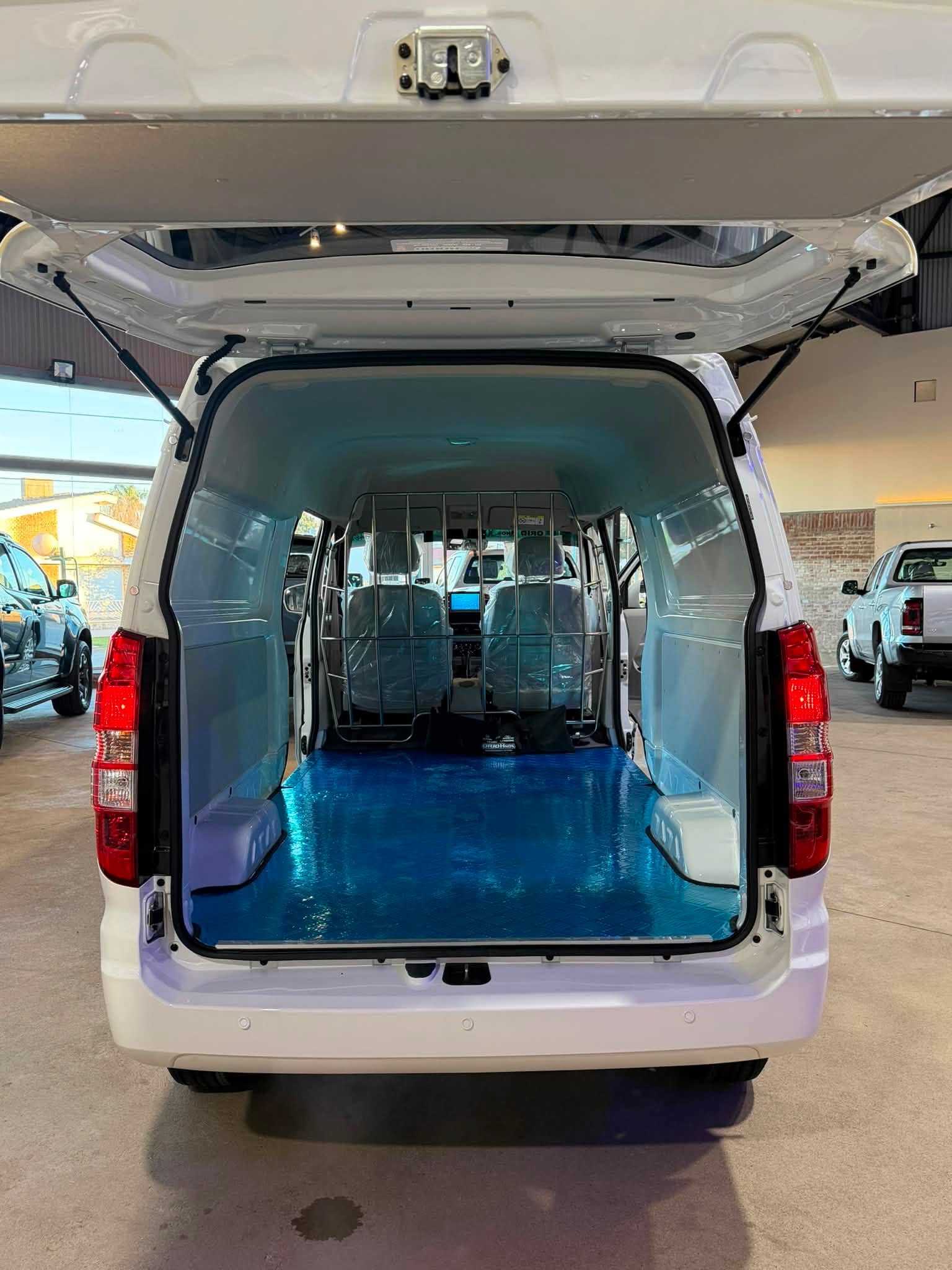 SHINERAY X30 L FURGÓN 1.5 102cv 2 ASIENTOS 0Km MY2026 disponibles!! Financia Bco. Santander. Acércate a ORIO HNOS, SAN GENARO, concesionario oficial SHINERAY, DOMY Utilitarios - Imagen 12
