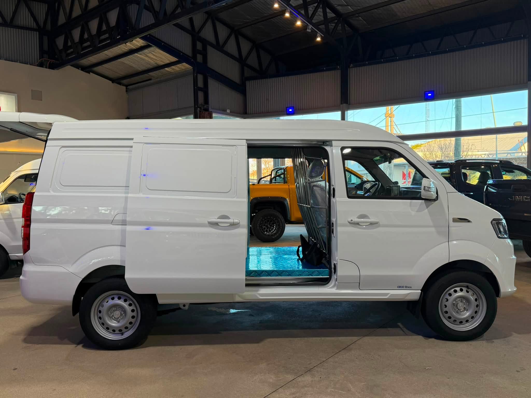 SHINERAY X30 L FURGÓN 1.5 102cv 2 ASIENTOS 0Km MY2026 disponibles!! Financia Bco. Santander. Acércate a ORIO HNOS, SAN GENARO, concesionario oficial SHINERAY, DOMY Utilitarios - Imagen 3