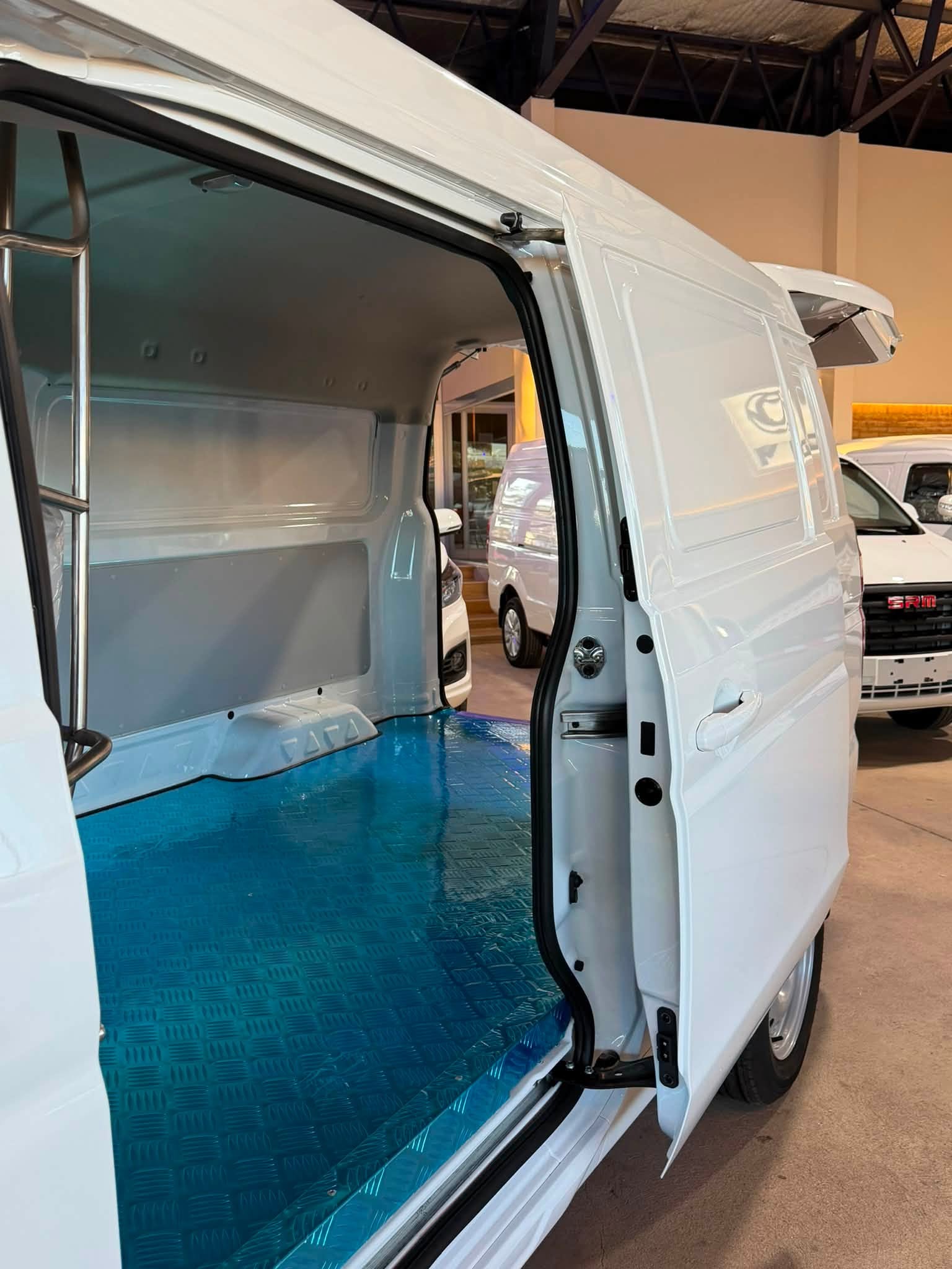 SHINERAY X30 L FURGÓN 1.5 102cv 2 ASIENTOS 0Km MY2026 disponibles!! Financia Bco. Santander. Acércate a ORIO HNOS, SAN GENARO, concesionario oficial SHINERAY, DOMY Utilitarios - Imagen 10