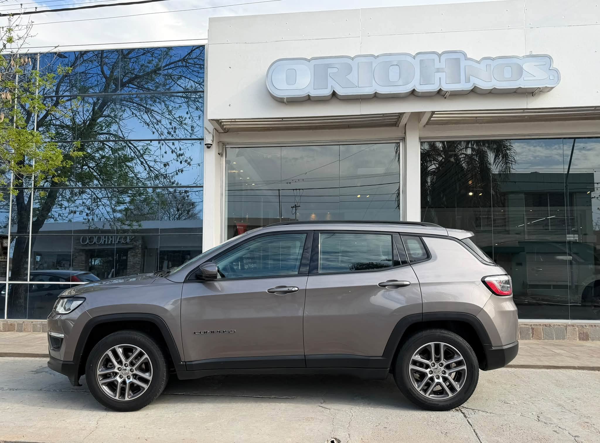 JEEP COMPASS SPORT 2.4 MT6 FWD año 2020 IMPECABLE!! Financia Bco. Santander. Acércate a ORIO HNOS, SAN GENARO, concesionario oficial FORTHING - Imagen 7