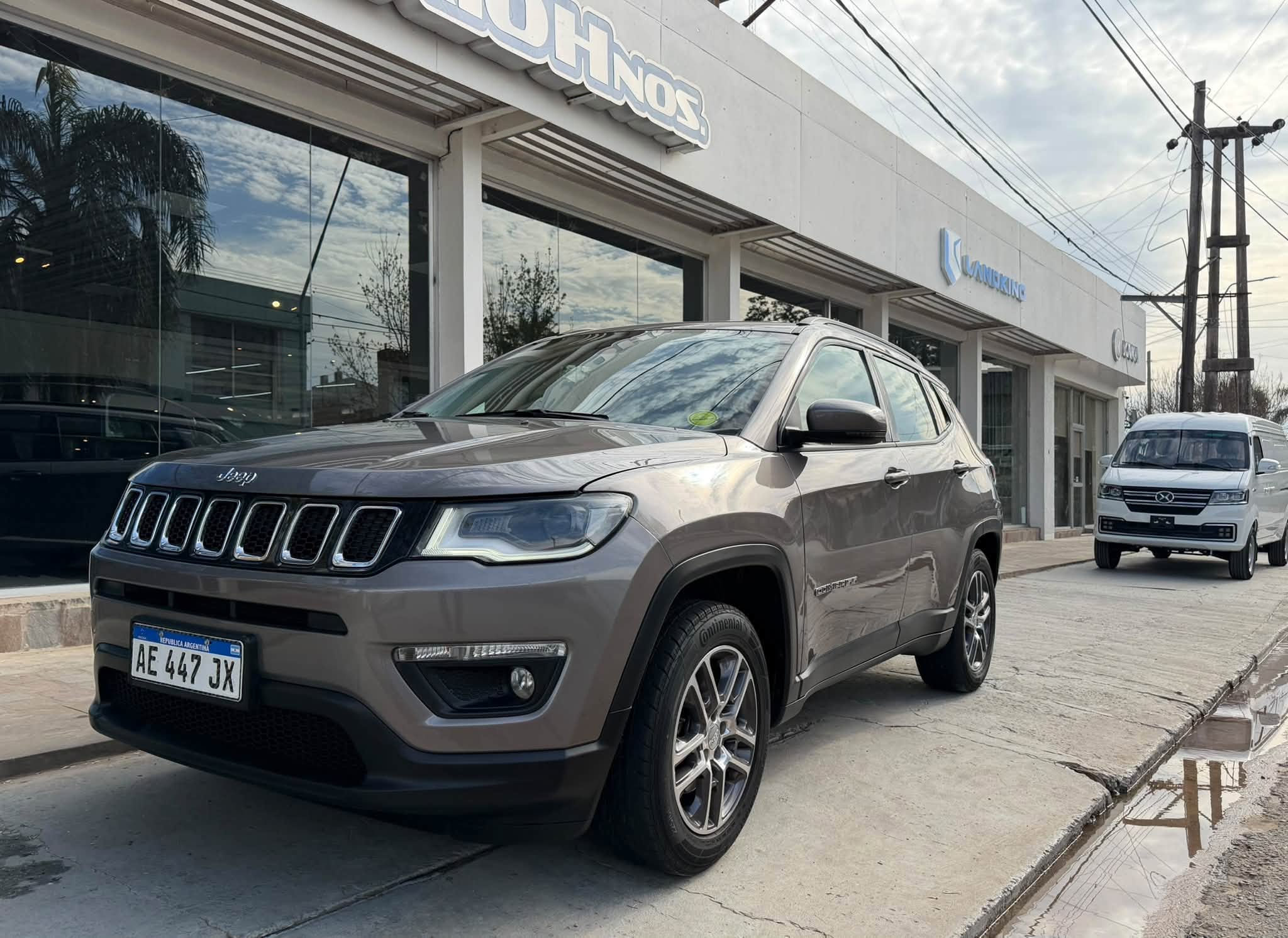 JEEP COMPASS SPORT 2.4 MT6 FWD año 2020 IMPECABLE!! Financia Bco. Santander. Acércate a ORIO HNOS, SAN GENARO, concesionario oficial FORTHING