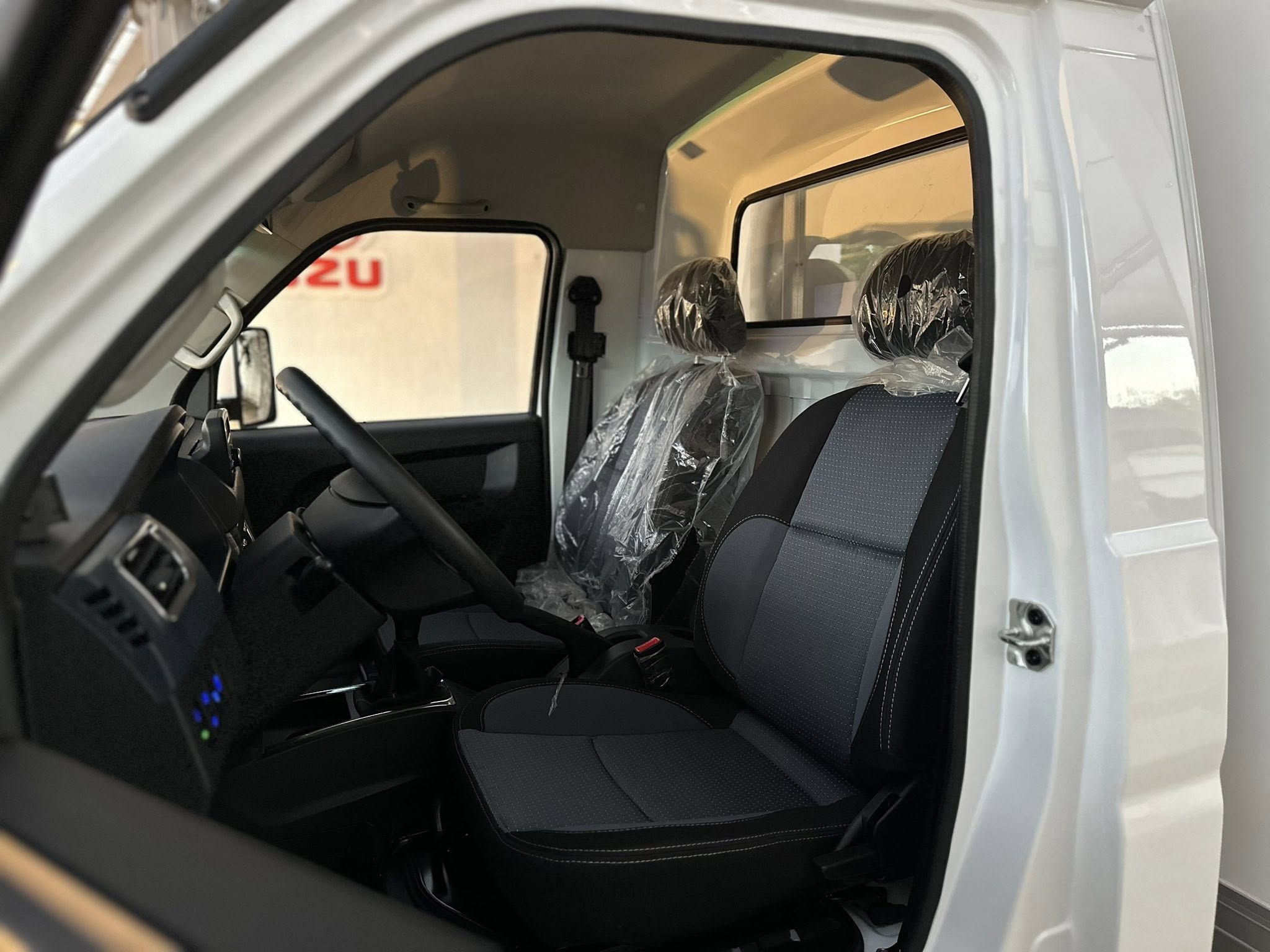 SHINERAY T50 C/S CHASIS con DUALES con FURGON REFRIGERADO -18° para 2 Toneladas 0km My2026 DISPONIBLES! Financia Bco. Santander. Acércate a ORIO HNOS, SAN GENARO, concesionario oficial SHINERAY, DOMY Utilitarios - Imagen 12