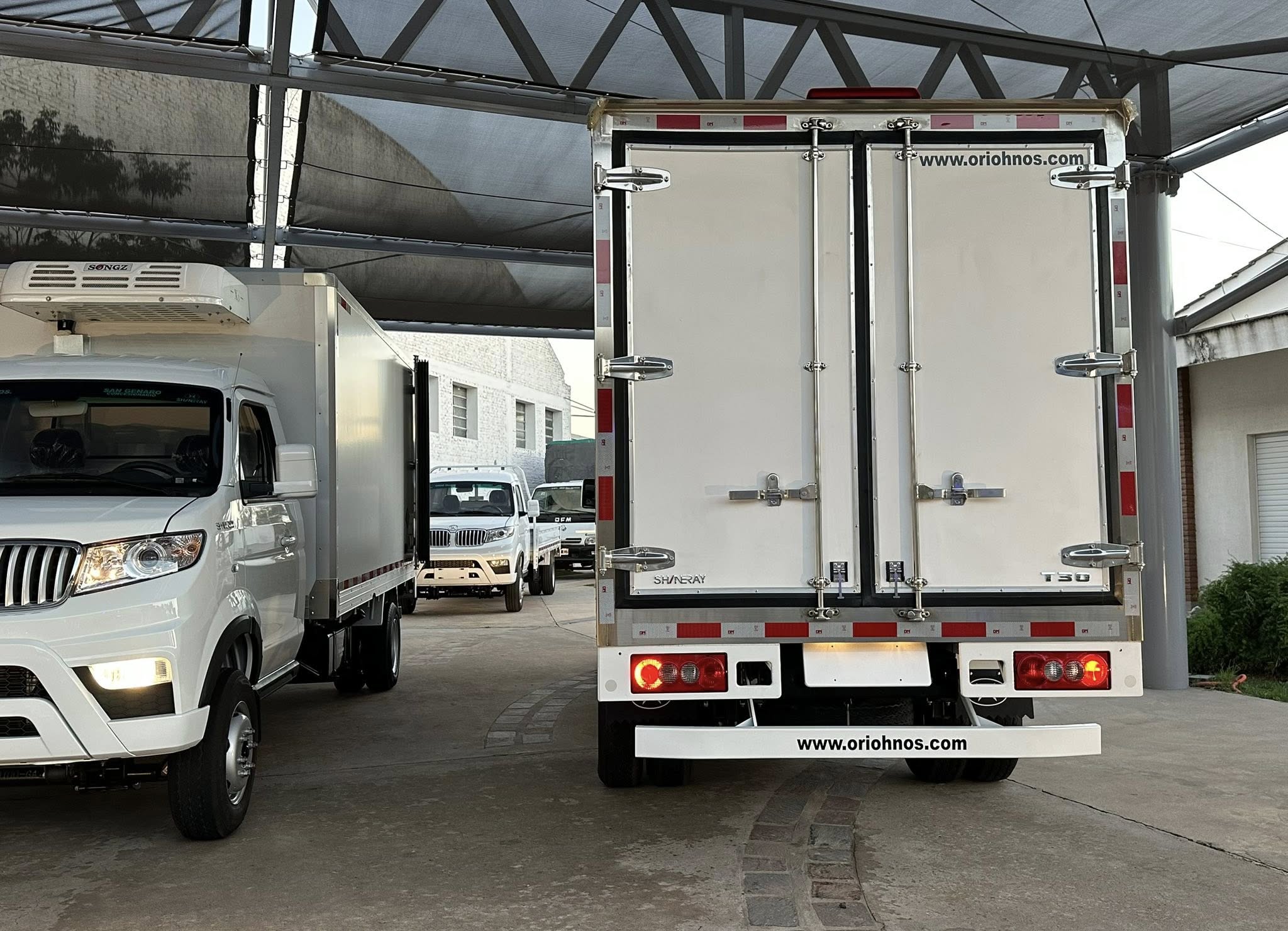 SHINERAY T50 C/S CHASIS con DUALES con FURGON REFRIGERADO -18° para 2 Toneladas 0km My2026 DISPONIBLES! Financia Bco. Santander. Acércate a ORIO HNOS, SAN GENARO, concesionario oficial SHINERAY, DOMY Utilitarios - Imagen 5