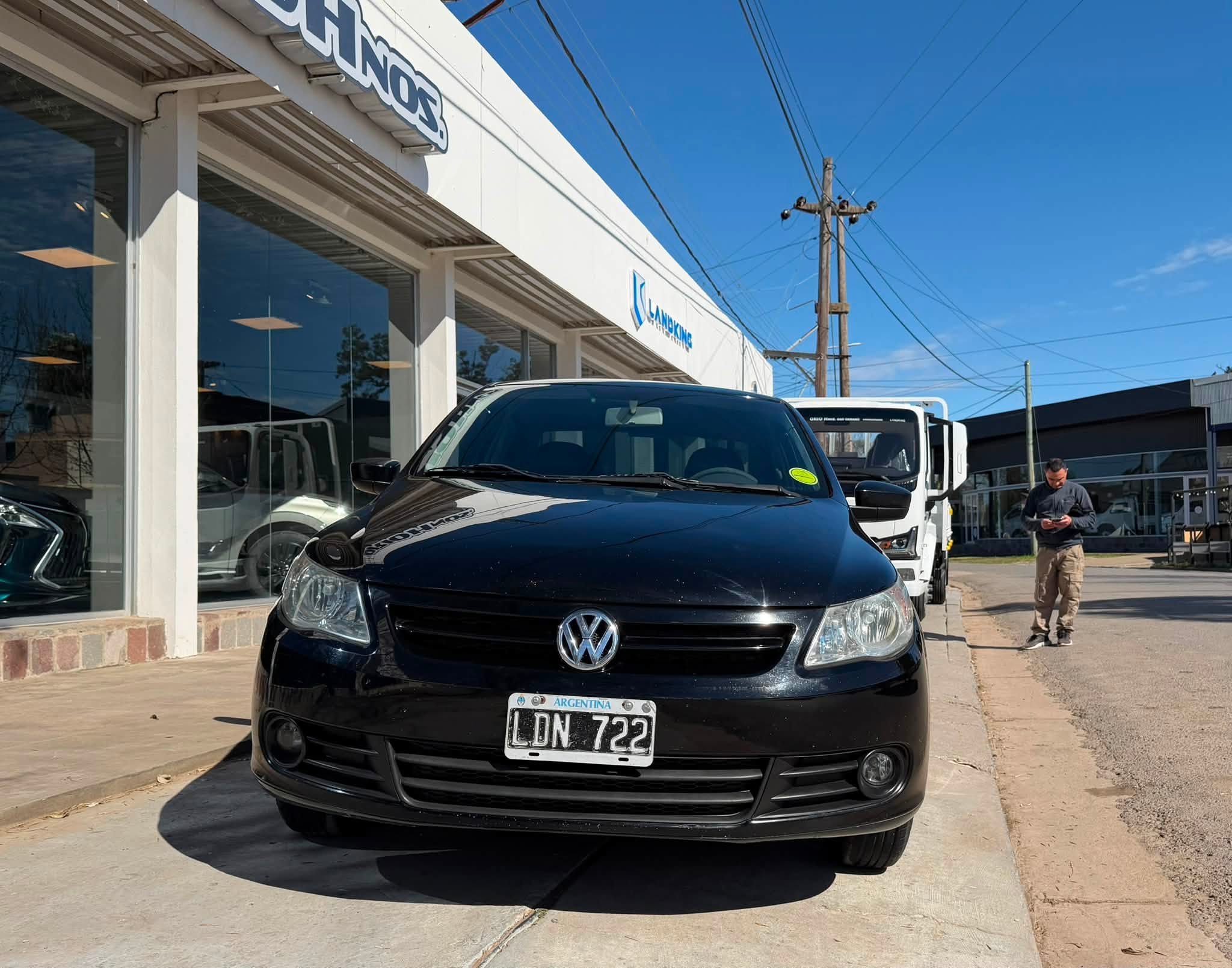 VOLKSWAGEN VOYAGE 1.6 AÑO 2012, negro. con 146.000Km. RTO VIGENTE. Financia Bco. Santander. Acércate a ORIO HNOS, SAN GENARO, concesionario oficial FORTHING - Imagen 10