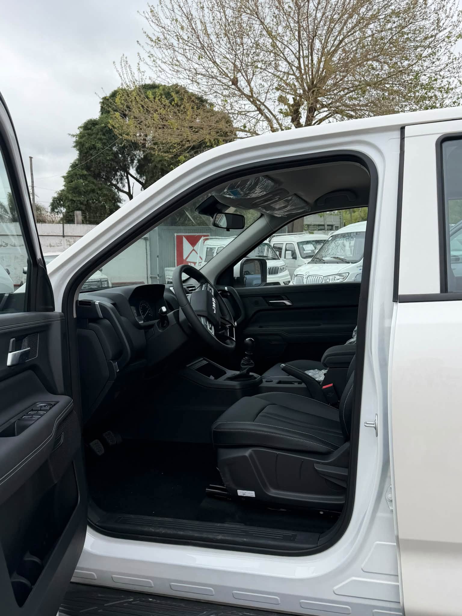 JMC GRAND AVENUE 2.3 Turbo Nafta 242cv MANUAL GL 4x2 0Km MY2025. Financia Bco. Santander. Acércate a ORIO HNOS, SAN GENARO, concesionario oficial JMC, ISUZU, KAMA, LANDKING Camiones - Imagen 7