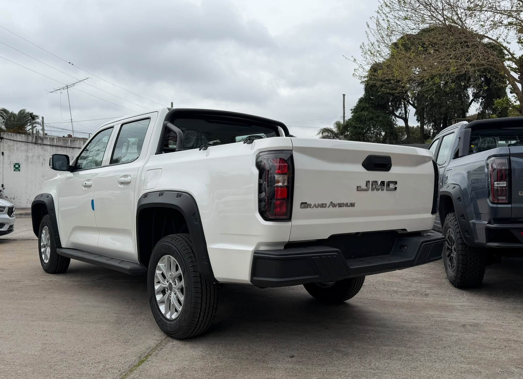 JMC GRAND AVENUE 2.3 Turbo Nafta 242cv MANUAL GL 4x2 0Km MY2025. Financia Bco. Santander. Acércate a ORIO HNOS, SAN GENARO, concesionario oficial JMC, ISUZU, KAMA, LANDKING Camiones - Imagen 4
