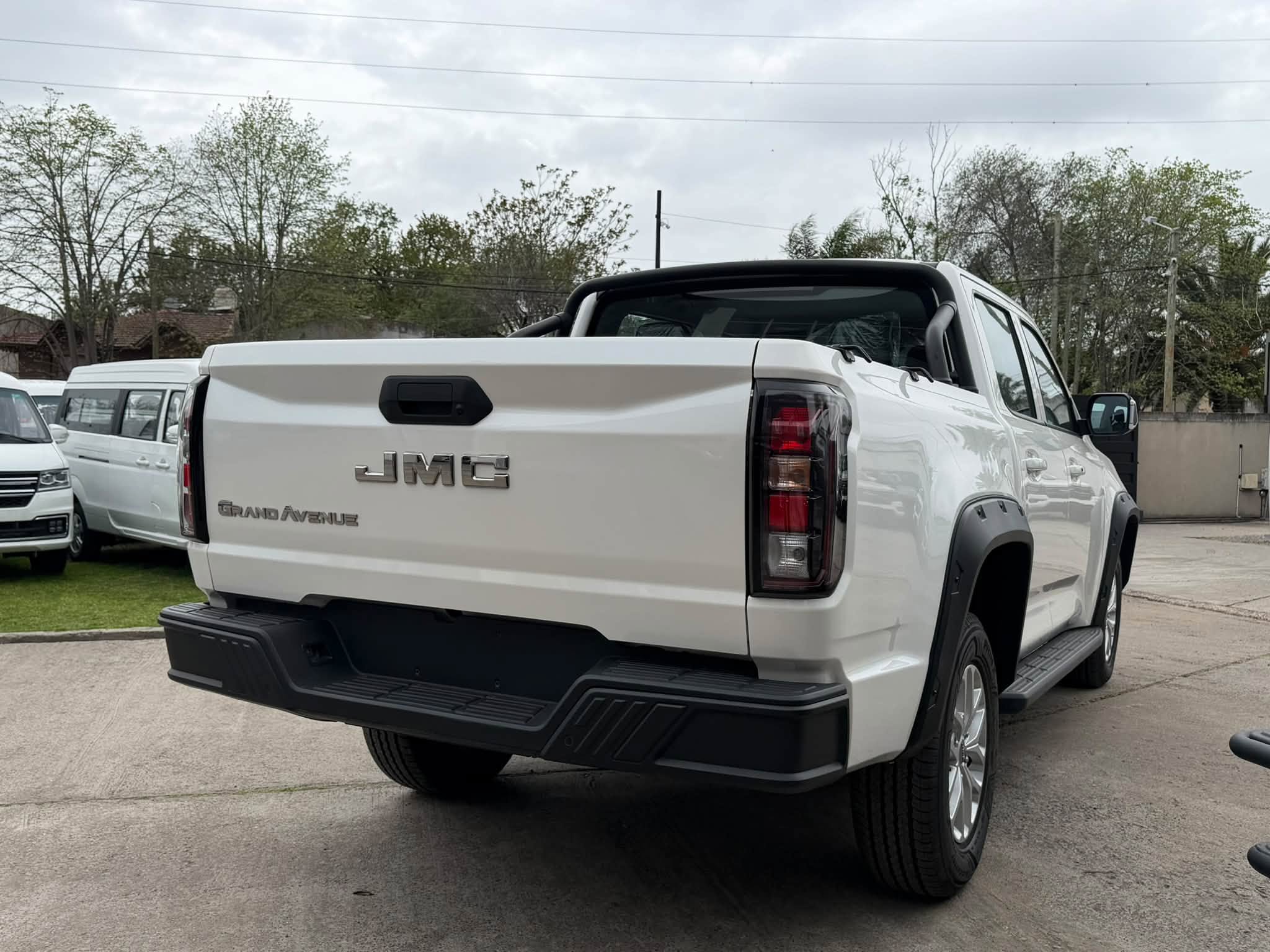 JMC GRAND AVENUE 2.3 Turbo Nafta 242cv MANUAL GL 4x2 0Km MY2025. Financia Bco. Santander. Acércate a ORIO HNOS, SAN GENARO, concesionario oficial JMC, ISUZU, KAMA, LANDKING Camiones - Imagen 3