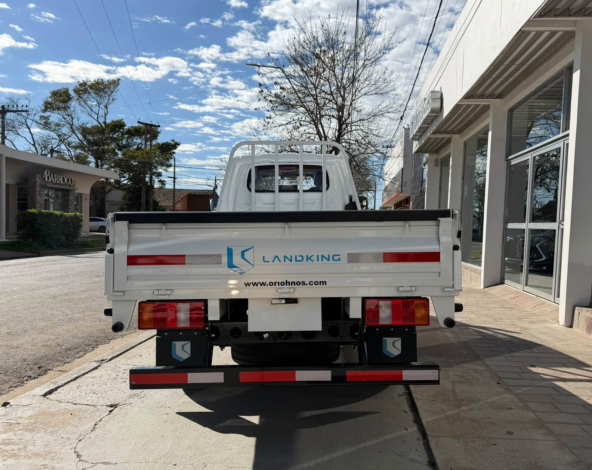 LANDKING LK3 Cabina Simple 0Km my2026 p/ 1.7 Toneladas. Financia Bco. Santander. Acércate a ORIO HNOS, SAN GENARO, concesionario oficial JMC, ISUZU, KAMA, LANDKING Camiones - Imagen 5