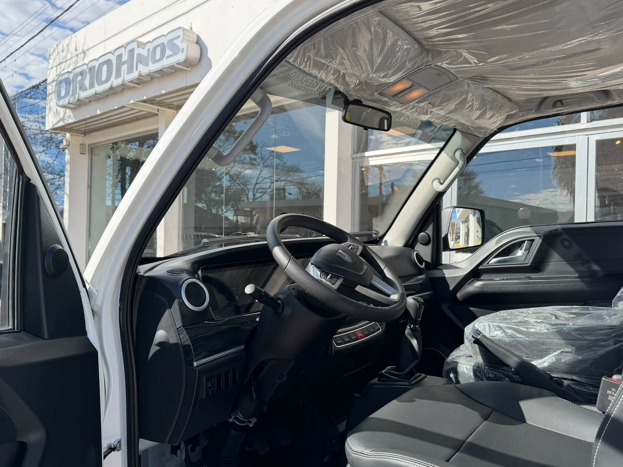 LANDKING LK3 Cabina Simple 0Km my2026 p/ 1.7 Toneladas. Financia Bco. Santander. Acércate a ORIO HNOS, SAN GENARO, concesionario oficial JMC, ISUZU, KAMA, LANDKING Camiones - Imagen 9