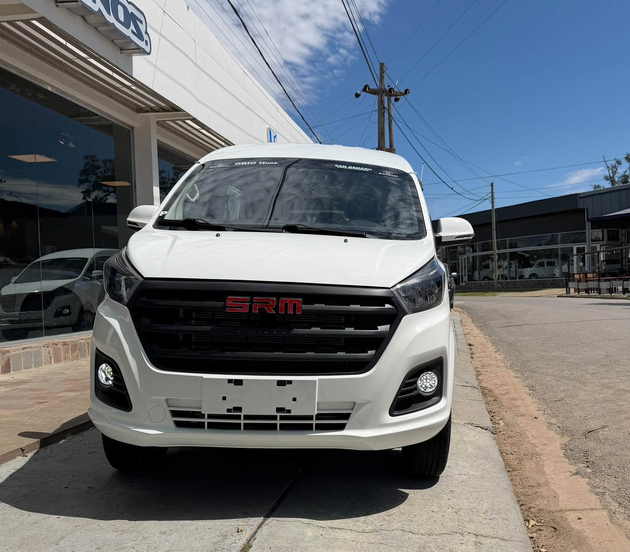 SHINERAY SRM M7 2.0 Nafta Manual 11 Pasajeros 0Km My2026 DISPONIBLES. Financia Bco. Santander. Acércate a ORIO HNOS, SAN GENARO, concesionario oficial SHINERAY, DOMY Utilitarios - Imagen 6