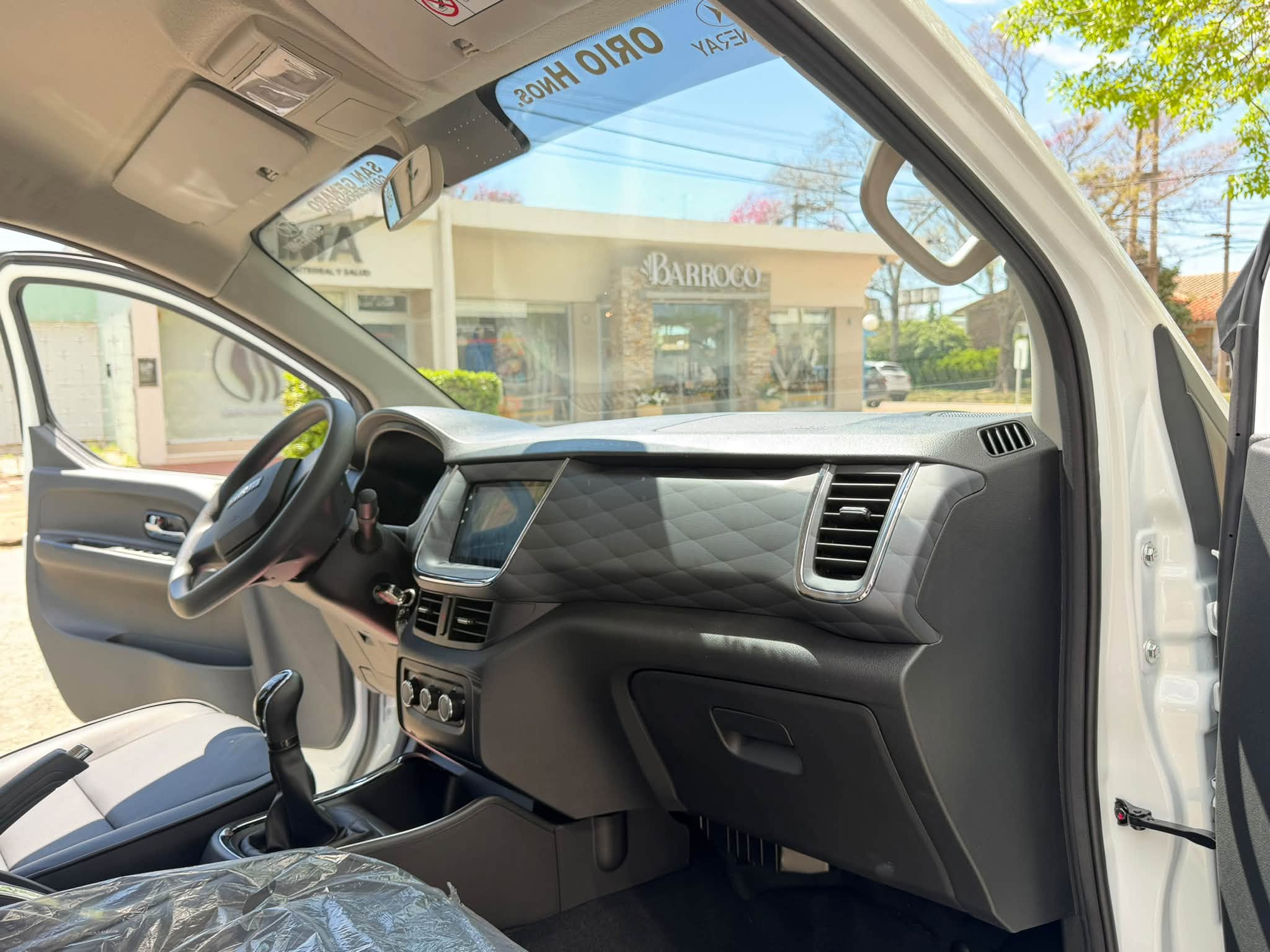 SHINERAY SRM M7 2.0 Nafta Manual 11 Pasajeros 0Km My2026 DISPONIBLES. Financia Bco. Santander. Acércate a ORIO HNOS, SAN GENARO, concesionario oficial SHINERAY, DOMY Utilitarios - Imagen 10