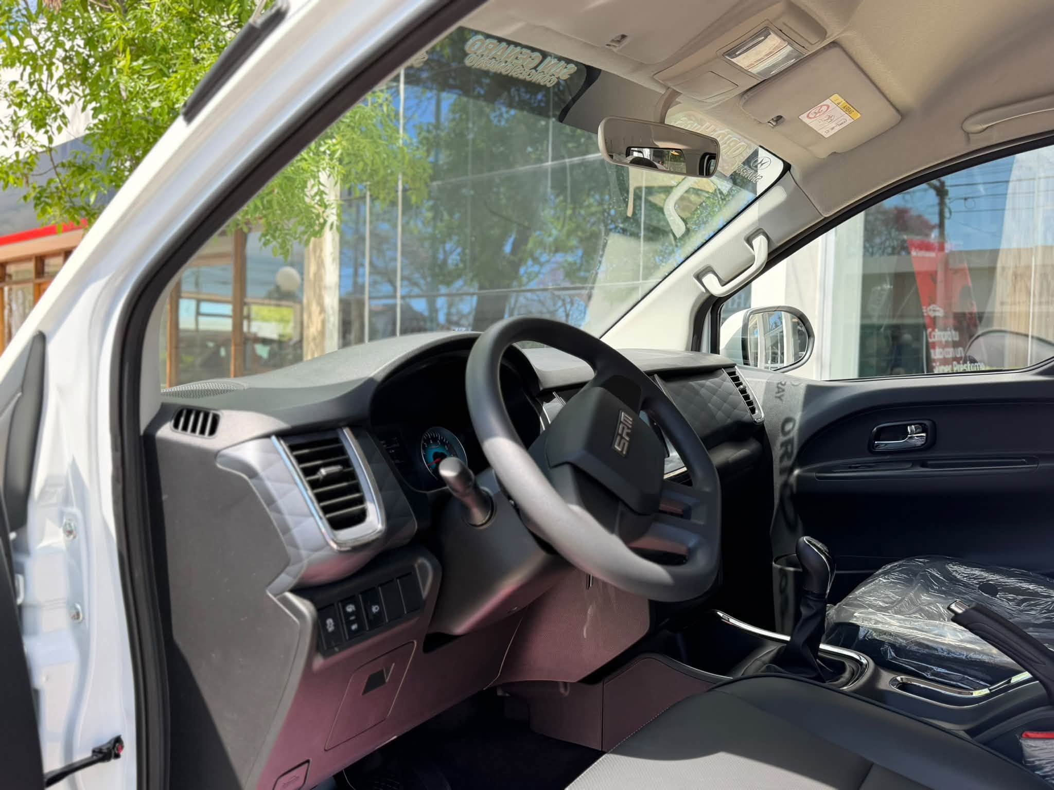 SHINERAY SRM M7 2.0 Nafta Manual 11 Pasajeros 0Km My2026 DISPONIBLES. Financia Bco. Santander. Acércate a ORIO HNOS, SAN GENARO, concesionario oficial SHINERAY, DOMY Utilitarios - Imagen 8